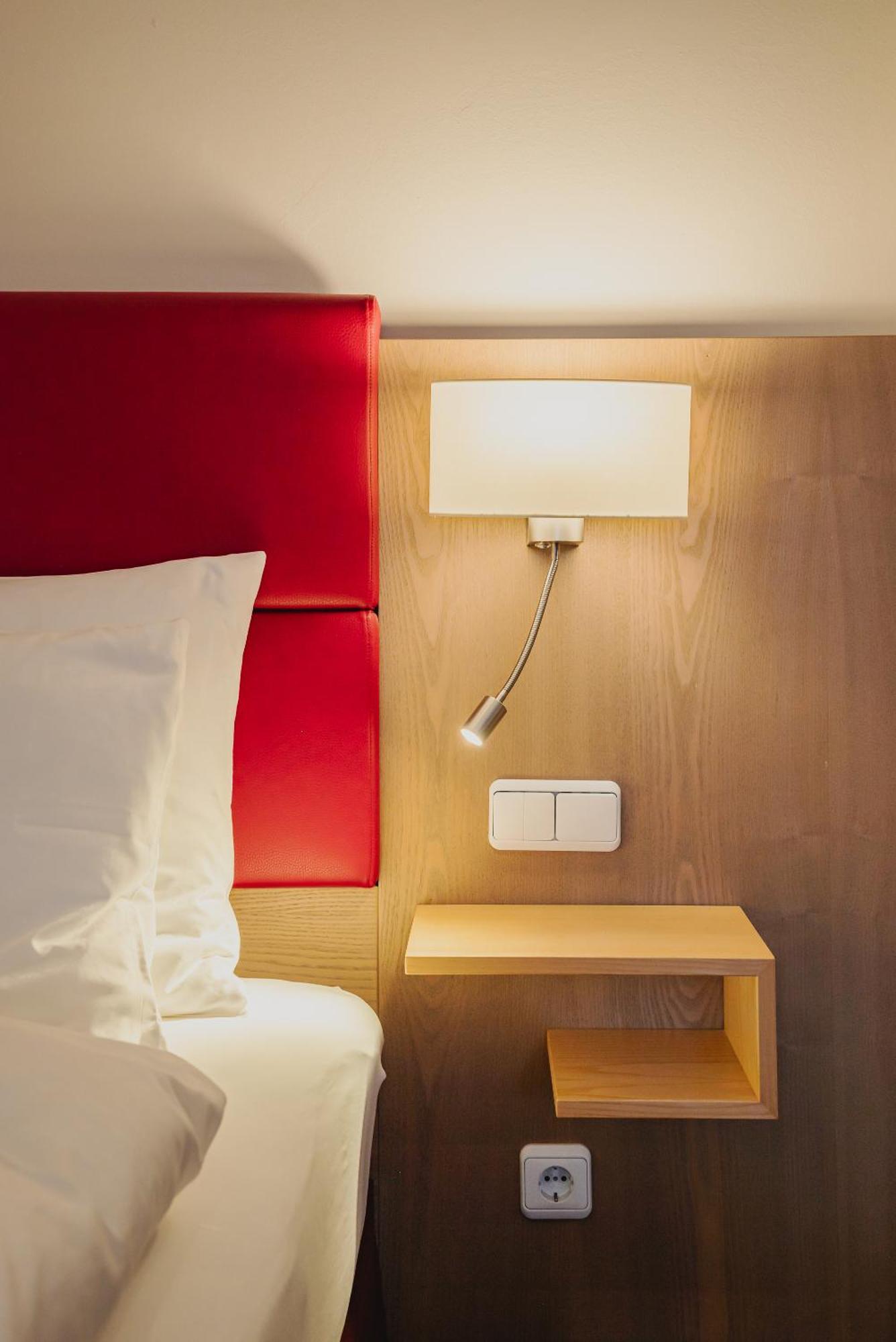 Hotel Hachinger Hof Oberhaching Dış mekan fotoğraf