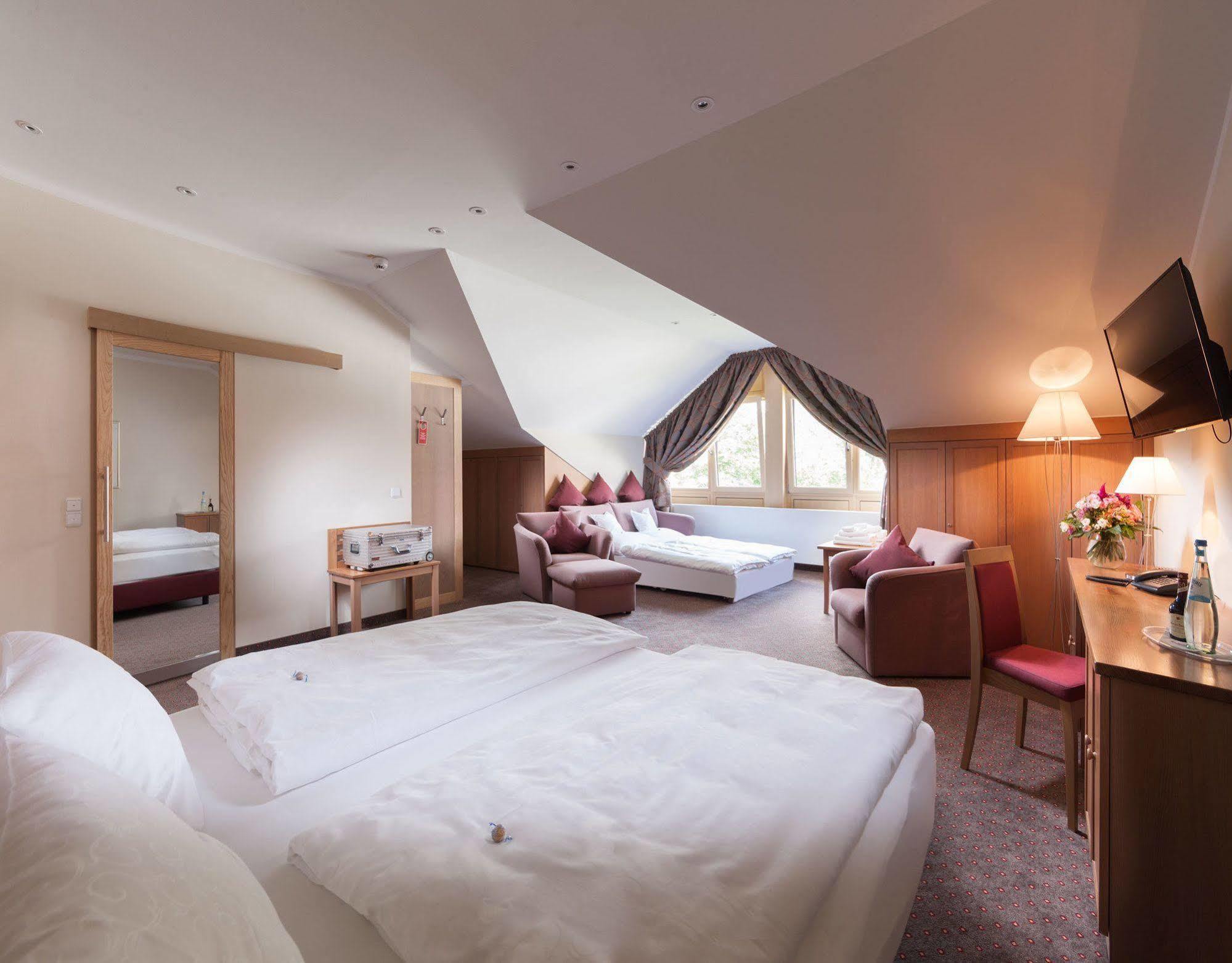 Hotel Hachinger Hof Oberhaching Dış mekan fotoğraf